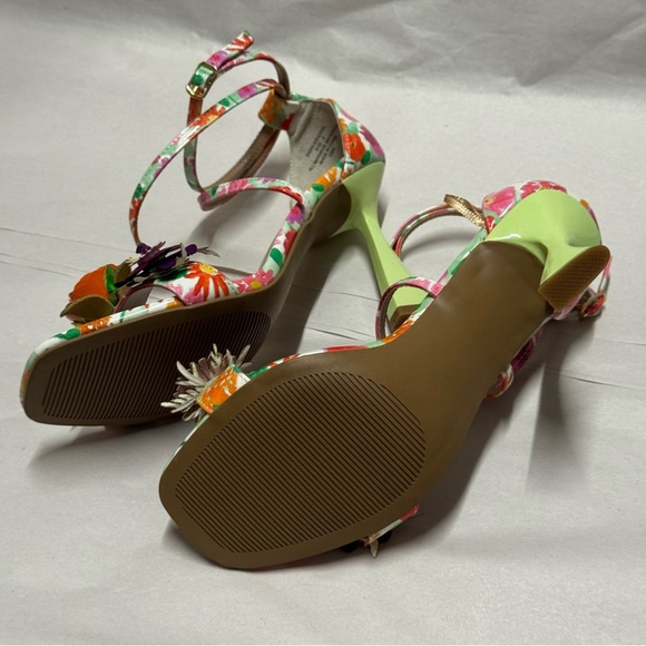 NEW Betsey Johnson Floral Applique Strappy Heeled Sandals - Picture 4 of 6